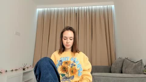 Snapshot of lynseyolstad chatting on April 6, 2026, 5:36 pm Lynsey online show from April 6, 2026, 5:36 pm