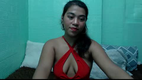 Snapshot of lynskaye2005 chatting on July 14, 2026, 10:48 pm Lyn online show from July 14, 2026, 10:48 pm