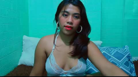 Snapshot of lynskaye2005 chatting on July 22, 2026, 12:24 am Lyn online show from July 22, 2026, 12:24 am