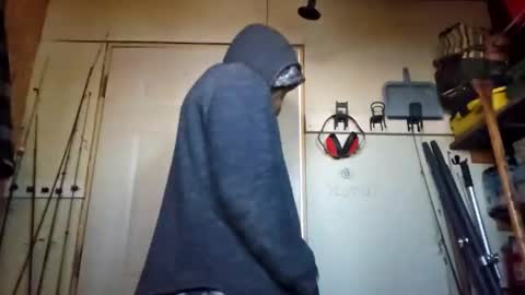 lyonsmausgmail online show from April 19, 2026, 11:31 am