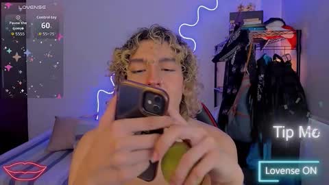 Lyric online show from December 22, 2025, 10:18 pm