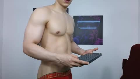 Lysan online show from April 18, 2026, 7:58 pm