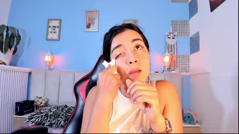 Snapshot of lyzzi_smith01 chatting on January 22, 2025, 1:42 am Lizzy smith online show from January 22, 2025, 1:42 am