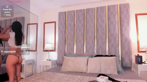 Snapshot of lyzzi_smith01 chatting on February 24, 2025, 8:03 pm Lizzy smith online show from February 24, 2025, 8:03 pm