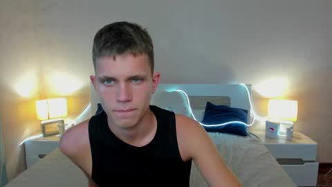 Snapshot of m0neyken_ chatting on July 5, 2026, 2:40 am m0neyken_ online show from July 5, 2026, 2:40 am
