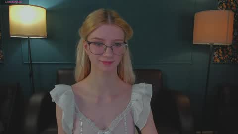 catch me on tue 10am-5pm wed 3am-10am fri 3am-5pm sat 10am-5pm sun 10am-5pm online show from April 3, 2026, 11:30 am