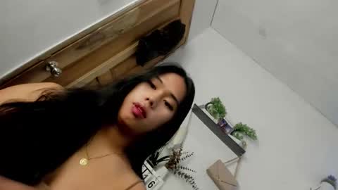 Janelovesu online show from May 15, 2026, 11:23 pm