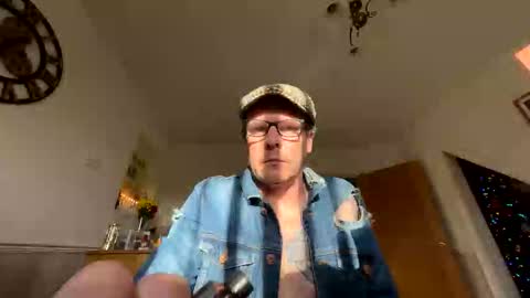Snapshot of m536327 chatting on December 19, 2025, 12:45 pm Fantasy guy online show from December 19, 2025, 12:45 pm