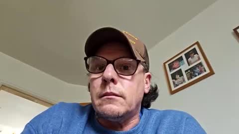 Snapshot of m536327 chatting on May 19, 2026, 12:44 pm Fantasy guy online show from May 19, 2026, 12:44 pm