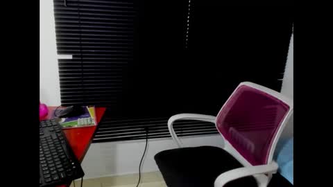 Snapshot of mabel_01 chatting on November 13, 2025, 2:49 pm mabel_01 online show from November 13, 2025, 2:49 pm