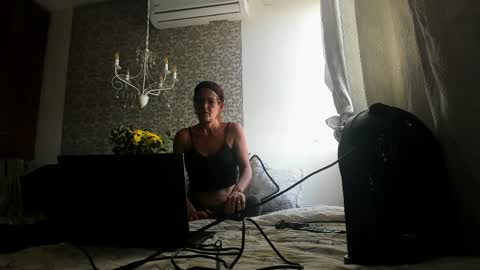 Snapshot of mabelsaravia chatting on April 5, 2026, 9:56 pm mabel online show from April 5, 2026, 9:56 pm