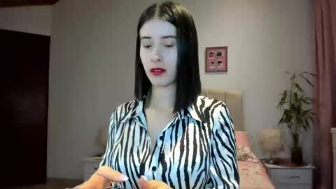 Snapshot of macarena_vallejo_ chatting on September 25, 2025, 3:43 am Macarena online show from September 25, 2025, 3:43 am