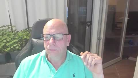 Snapshot of machinegun3dx chatting on January 18, 2026, 5:33 am Andy online show from January 18, 2026, 5:33 am