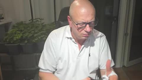 Snapshot of machinegun3dx chatting on January 18, 2026, 10:24 pm Andy online show from January 18, 2026, 10:24 pm