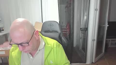 Snapshot of machinegun3dx chatting on February 15, 2026, 9:22 pm Andy online show from February 15, 2026, 9:22 pm