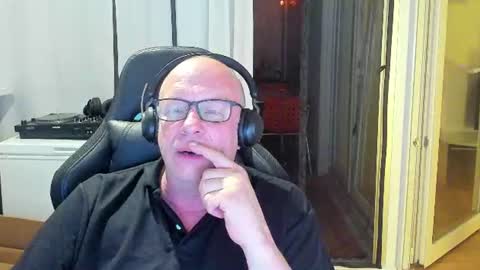 Andy online show from July 2, 2026, 11:33 pm