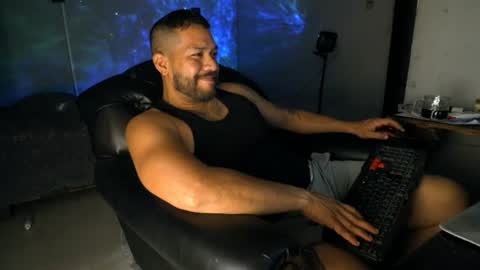 Snapshot of machohandsome chatting on August 3, 2026, 9:04 am Javier papichulo master how do you want online show from August 3, 2026, 9:04 am