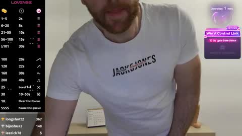 Snapshot of machohiberiko chatting on December 10, 2024, 7:54 pm Jota online show from December 10, 2024, 7:54 pm