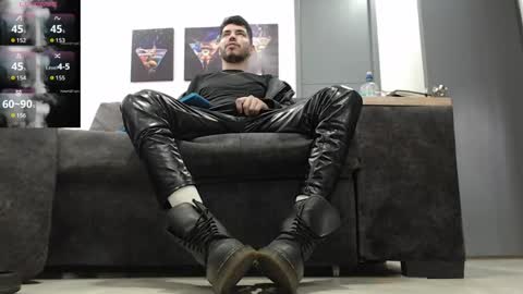 instagram mackdanielsx online show from April 16, 2026, 10:01 pm