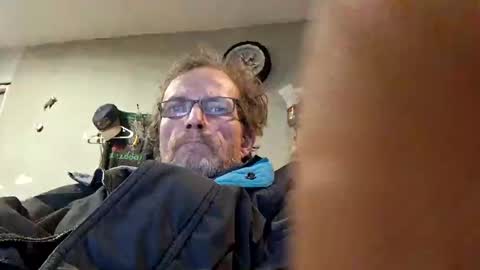 mackdog1369 online show from February 17, 2025, 7:58 am