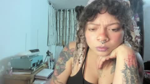 Snapshot of madam_sativa chatting on May 12, 2026, 4:09 am di online show from May 12, 2026, 4:09 am