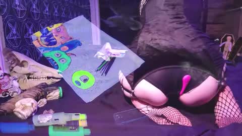 Snapshot of madame_lucifer chatting on October 25, 2025, 9:39 am Madame Lucifer online show from October 25, 2025, 9:39 am