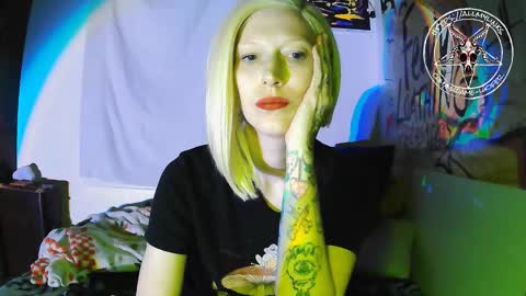 Snapshot of madame_lucifer chatting on November 2, 2025, 8:39 am Madame Lucifer online show from November 2, 2025, 8:39 am