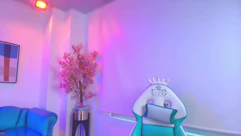 Snapshot of madame_scarllet chatting on April 29, 2026, 11:36 am Madame Scarllet online show from April 29, 2026, 11:36 am