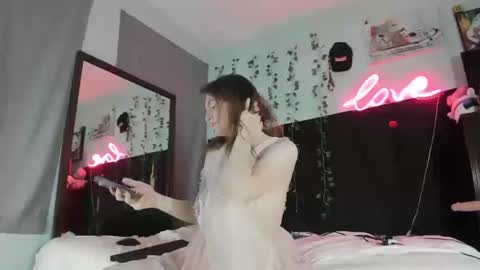 Snapshot of maddi_avalon chatting on October 18, 2025, 2:58 am Maddi Avalon online show from October 18, 2025, 2:58 am