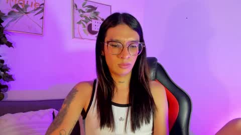 Snapshot of maddie_ray_ chatting on June 3, 2026, 2:33 pm Maddie Ray online show from June 3, 2026, 2:33 pm