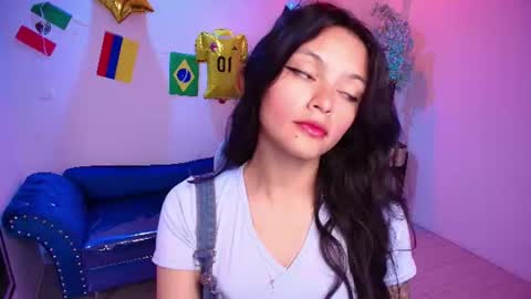 Snapshot of maddie_t18 chatting on June 24, 2026, 11:42 am maddie_t18 online show from June 24, 2026, 11:42 am
