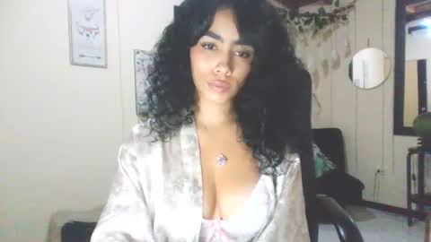 Snapshot of maddie_thompsonn chatting on October 10, 2025, 3:38 am maddie_thompsonn online show from October 10, 2025, 3:38 am