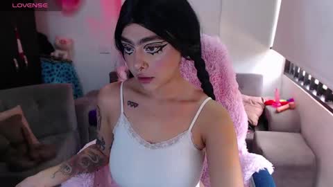 maddiie and clyde online show from April 12, 2026, 6:02 pm