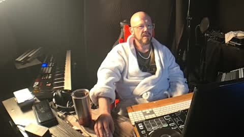 maddox840 online show from May 9, 2026, 8:30 am
