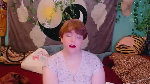 Snapshot of maddy_cat chatting on October 21, 2025, 2:29 pm Maddy Cat online show from October 21, 2025, 2:29 pm