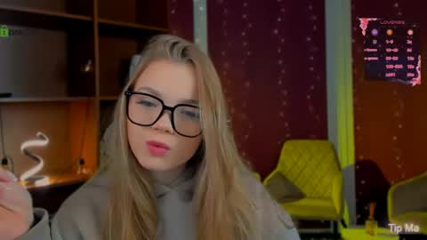 maddy moah online show from April 25, 2026, 5:54 am