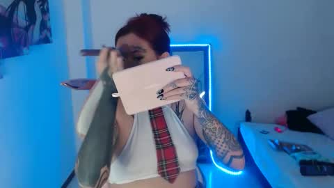 maddy_vicius19 online show from November 12, 2025, 9:36 pm