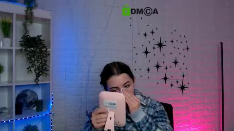 maddycats online show from November 28, 2025, 1:36 pm