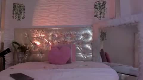 Snapshot of maddycooper_ chatting on June 19, 2026, 10:13 pm Maddy online show from June 19, 2026, 10:13 pm