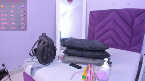 maddyjohnsonn online show from February 5, 2025, 3:45 am