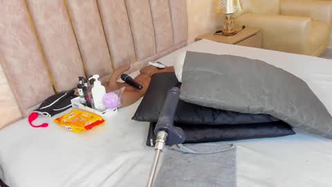 maddyjohnsonn online show from February 23, 2025, 10:17 am