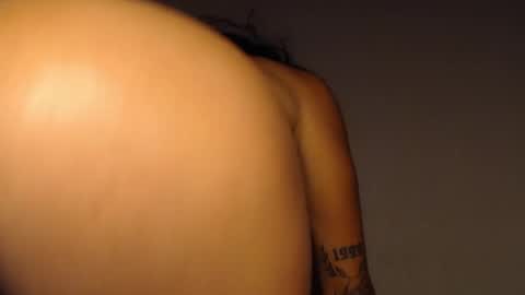 Snapshot of made_lover1999 chatting on December 13, 2024, 4:33 am Made online show from December 13, 2024, 4:33 am