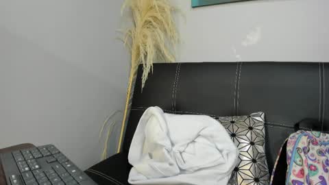 Snapshot of madelaine_blosson chatting on April 20, 2026, 10:29 am Madelaine online show from April 20, 2026, 10:29 am