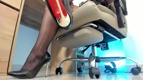 Madeleine  online show from February 19, 2026, 1:34 am