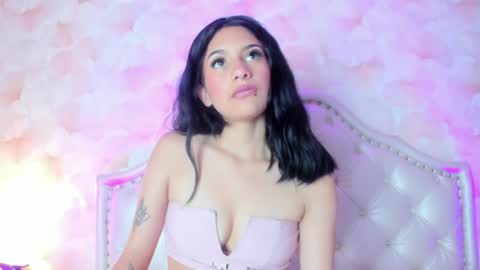 madhison_5 online show from November 14, 2025, 8:40 pm