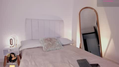 Valentina   1030   530  -  online show from February 25, 2025, 5:30 am