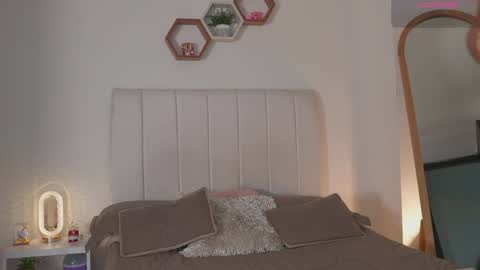 Valentina   1030   530  -  online show from May 14, 2026, 6:42 am