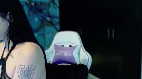 madison_jacksonn online show from November 15, 2025, 9:54 pm