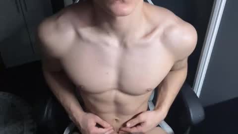 madisonboy2 online show from November 4, 2025, 11:04 pm