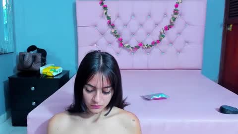 Madison Carzon online show from November 18, 2025, 2:17 am